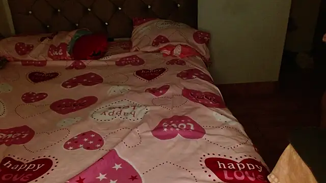 DependableAdmiral878's cam snapshot