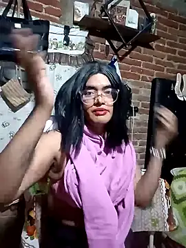 yovana13 live sex cam