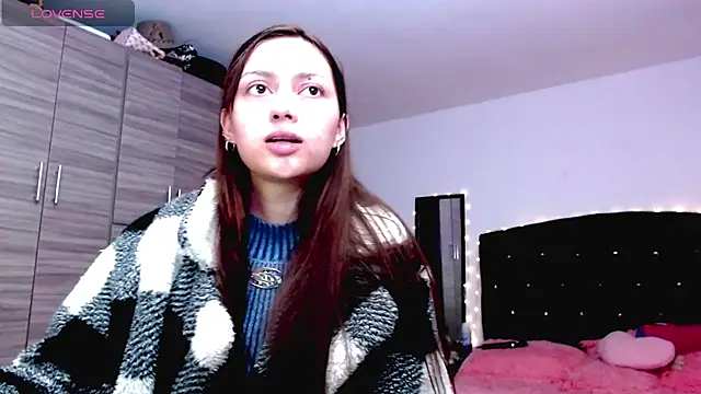 holy_juli's cam snapshot