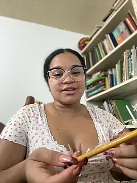 Lucy_wilson5 live sex cam
