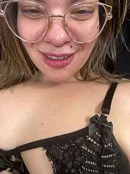 Zyrella live sex cam