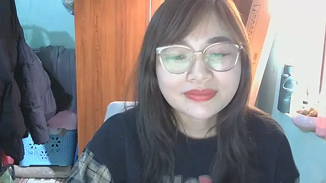 Uhem112 live sex cam