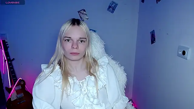 Emily_Nyaffee live sex cam