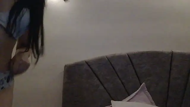 Arielle_lov's cam snapshot