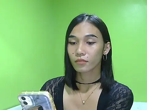 Urfucking_khloe1 live sex cam