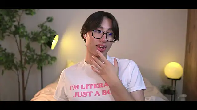 SrLuis18 live sex cam