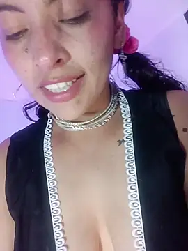 Fox_Roxxan's cam snapshot