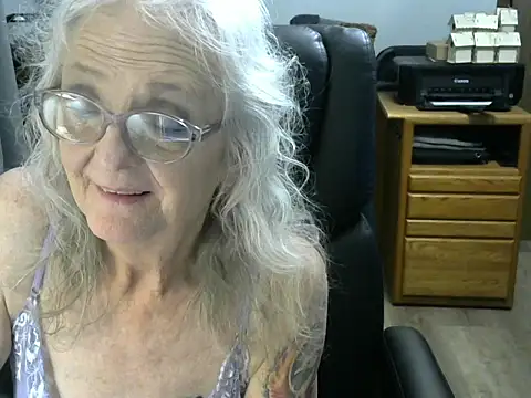 JoleneDelacroix live sex cam