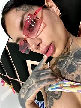 Zaratattoox live sex cam