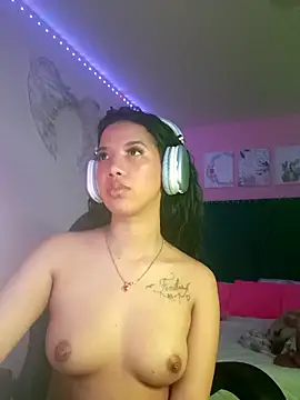 SallyWhitee's cam snapshot