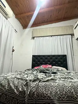 Babylovetierna1's cam snapshot