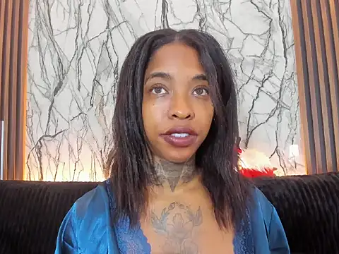 Pauline_Fox's cam snapshot