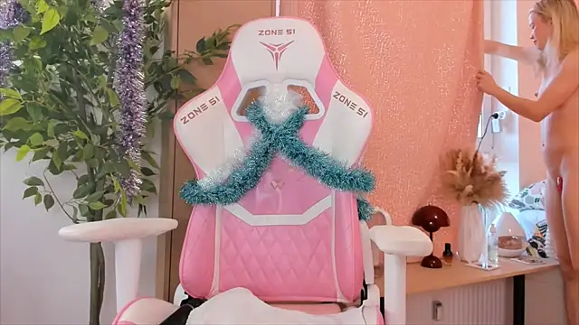 Lily_Young's cam snapshot