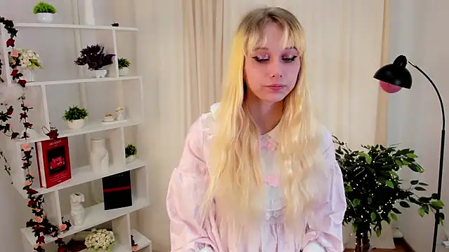 EliseTang's cam snapshot