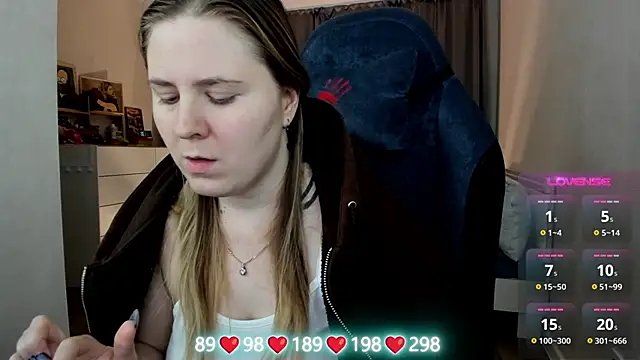 Olivia_Munk's cam snapshot