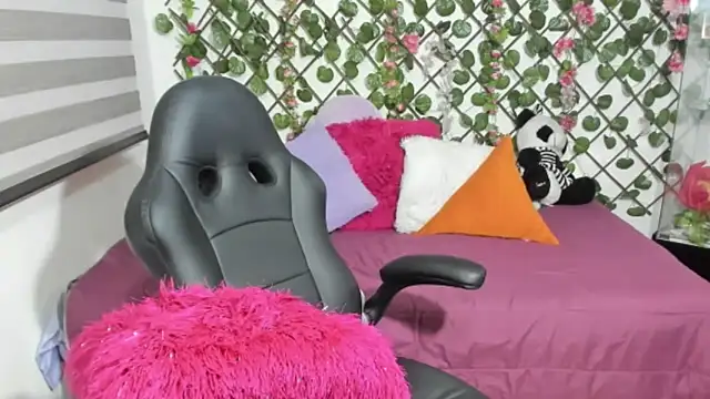 antonella4youu's cam snapshot