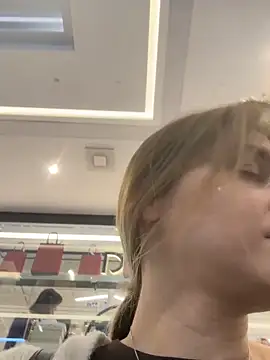 ValenciaShock live sex cam