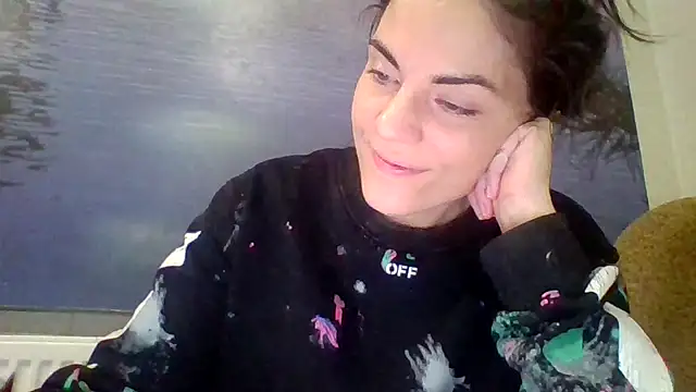 AliceTailor's cam snapshot