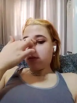 Gussie_Bridie's cam snapshot