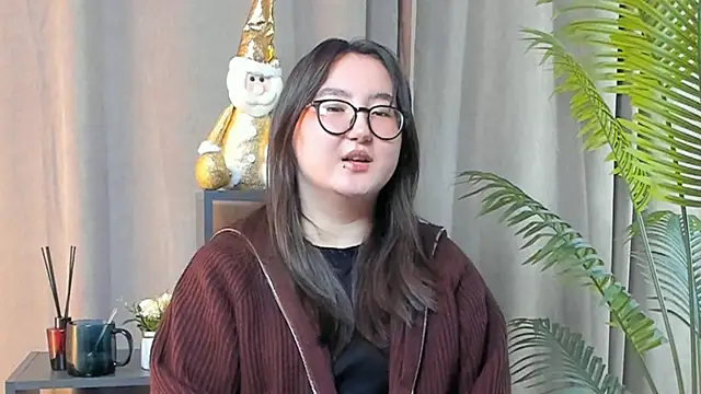 AdahChism's cam snapshot