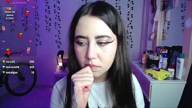 iris_sky's cam snapshot