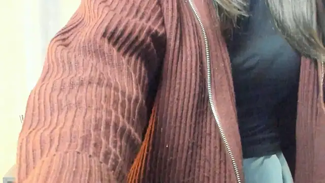 AdahChism's cam snapshot