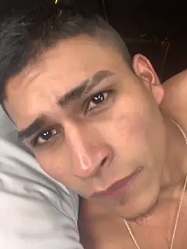 Emiliano_Reyes live sex cam