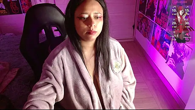 Emmachan19 live sex cam