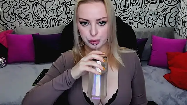 Hotdreamhere live sex cam