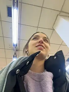 DollyTall's cam snapshot