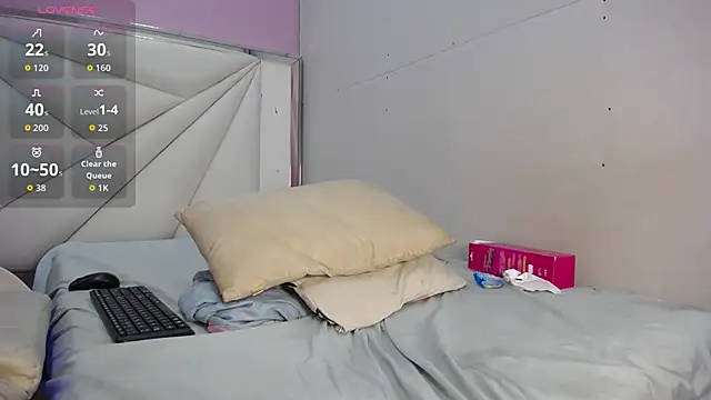 Dulcinea_and_puffy's cam snapshot