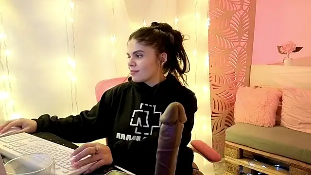 vickvalencia2's cam snapshot