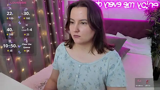 FeralPeach's cam snapshot