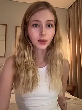 LunaRase's cam snapshot