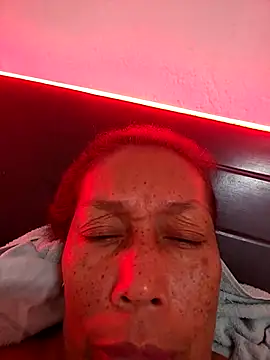 Naomi-Mature's cam snapshot