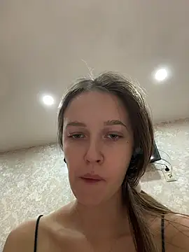 ElliRose live sex cam