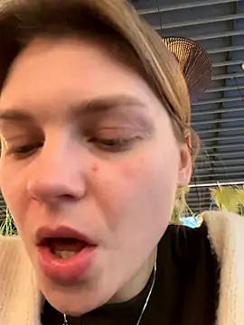 ValenciaShock live sex cam