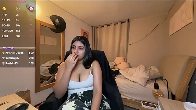 cloe_small's cam snapshot