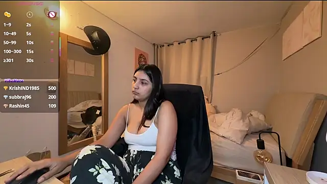 cloe_small's cam snapshot