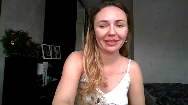 AngelinaLove28 live sex cam