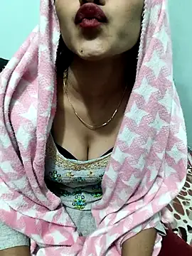 Yours-Zeenat's cam snapshot