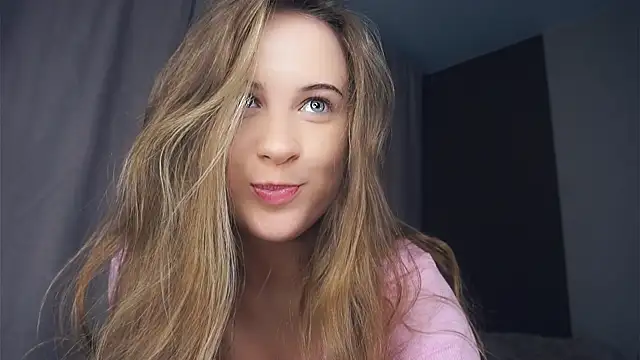 QuennaCoote's cam snapshot