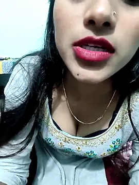 Yours-Zeenat's cam snapshot