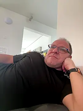 coupleLatinaLovers's cam snapshot