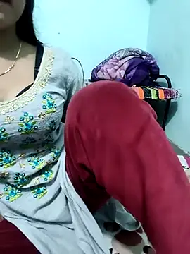 Yours-Zeenat's cam snapshot