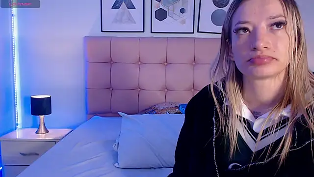 zoe_jones13's cam snapshot