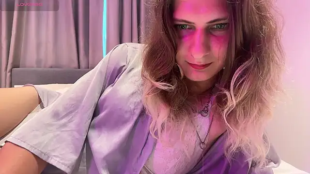 AlicePinkhead live sex cam