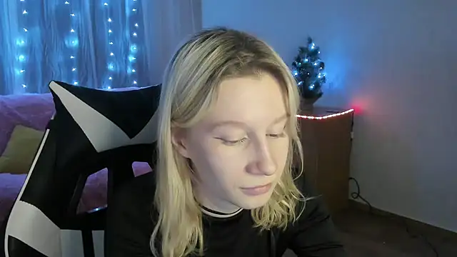 EnigmaSee's cam snapshot