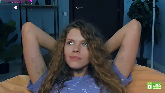 RayaNenlia's cam snapshot