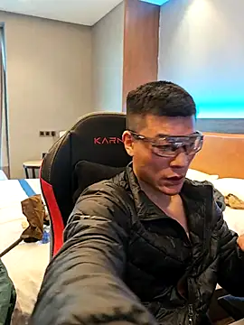 AAASuck live sex cam